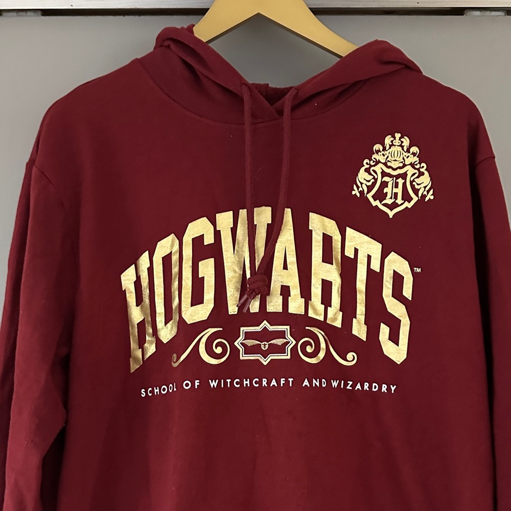 Hogwarts Maroon Hoodie Harry Potter Sweatshirt Gold Graphic Pullover - Picture 3 of 8